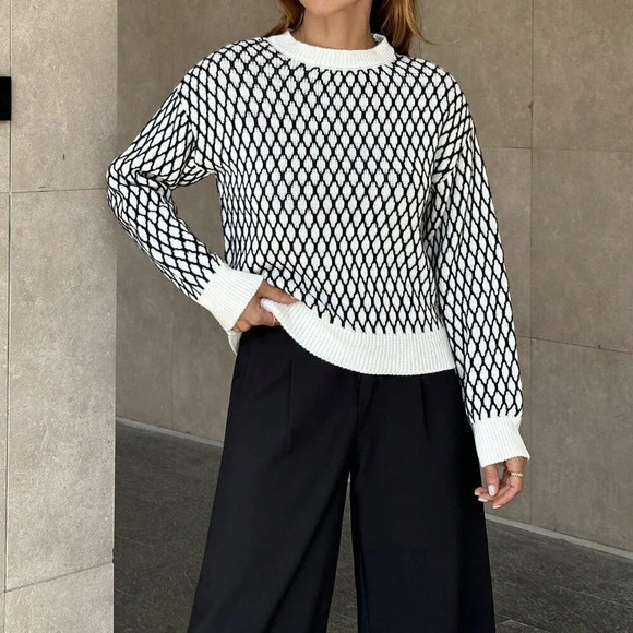 Black And White Casual Women's Geometric Pattern Pullover Sweater - Picture 5 of 8